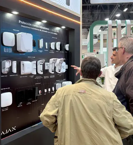 Panel productos en stand feria