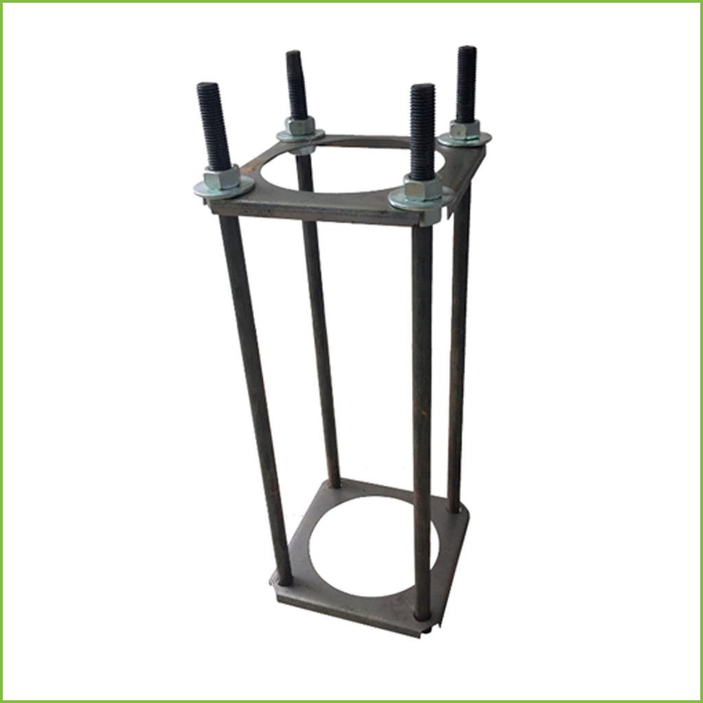 Báculo desmontable de 6m de altura en acero galvanizado de color gris con soporte para cámara y speed dome