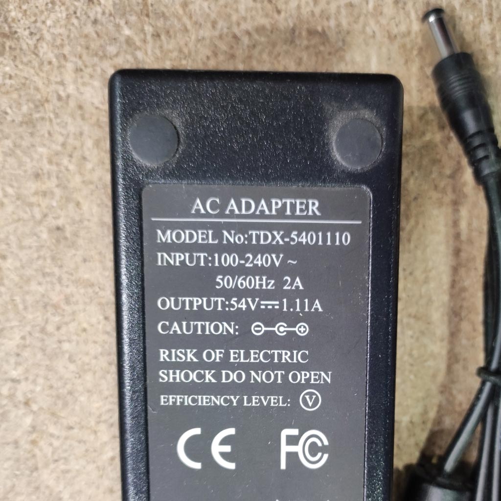 Alimentador para UTP3-SW0401-TP60 con cable