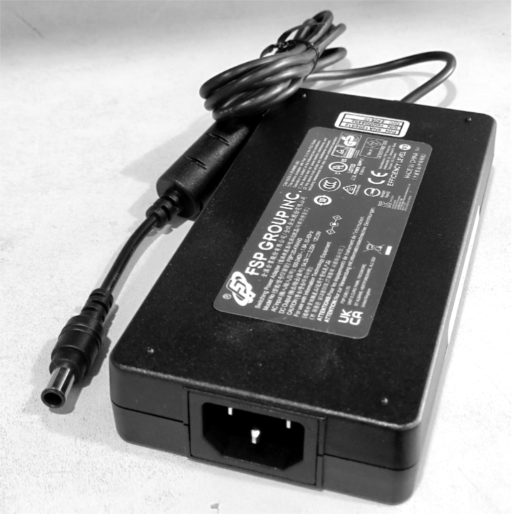 [FSP120-AWAN3] Alimentador Dahua entrada C14 240V@1.8A / salida 54.0V@2.22A 120.0W